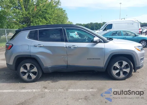 2019 Jeep Compass Latitude 4X4 from USA, damaged, VIN 3C4NJDBB0KT652857